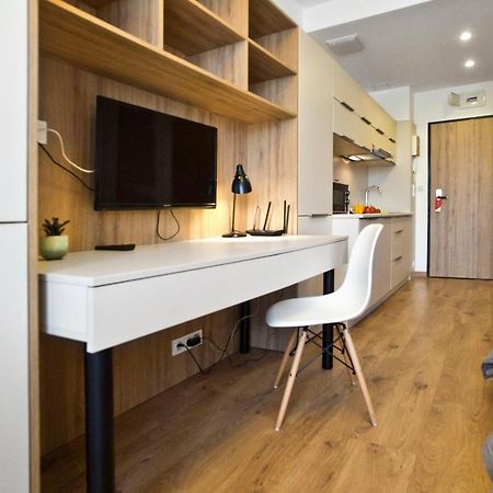 Wolska Serviced Apartments Varsavia Esterno foto