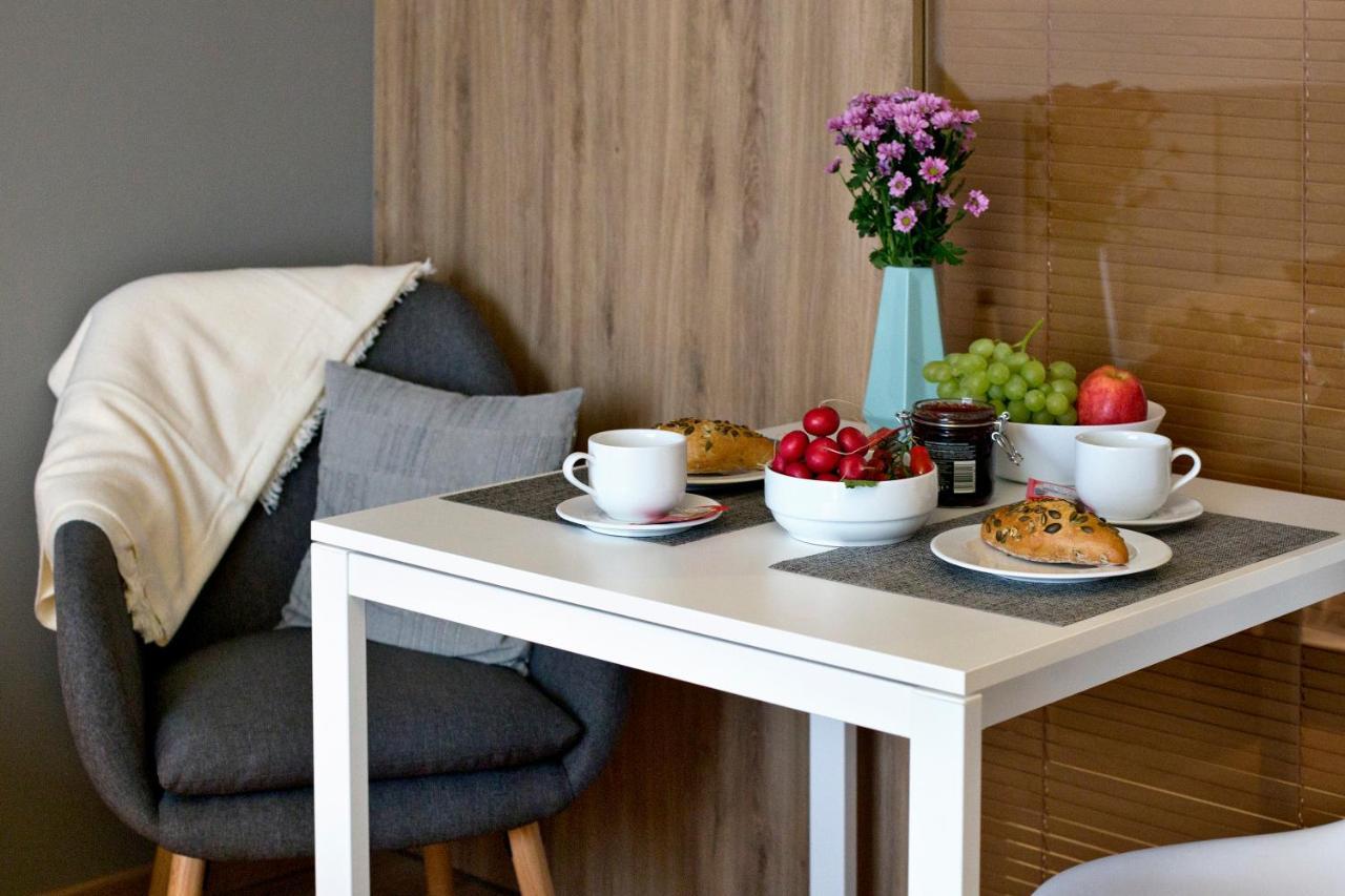 Wolska Serviced Apartments Varsavia Esterno foto