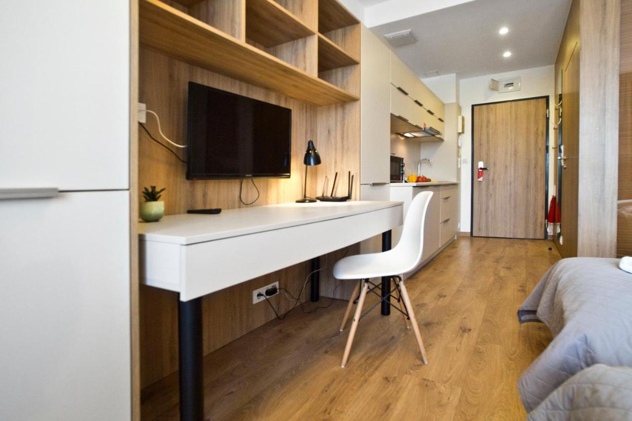 Wolska Serviced Apartments Varsavia Esterno foto