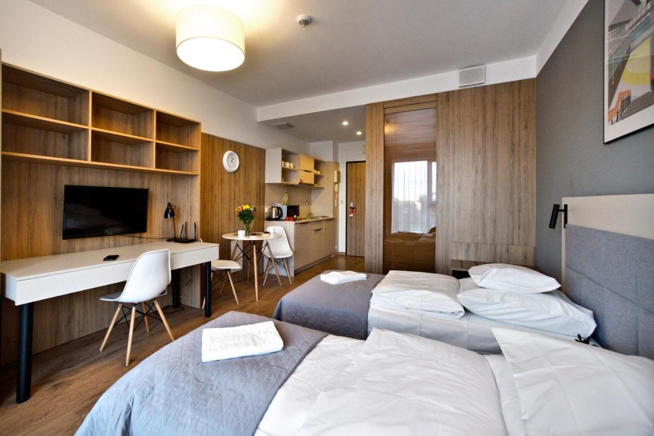 Wolska Serviced Apartments Varsavia Esterno foto