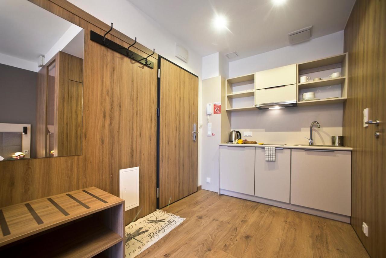 Wolska Serviced Apartments Varsavia Esterno foto